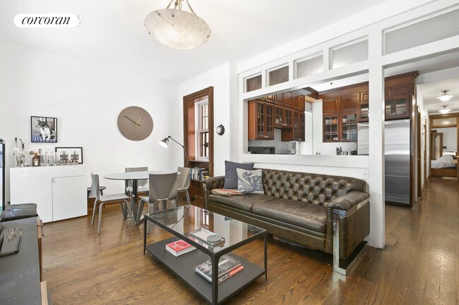 Foto del edificio - 126 W 11th St