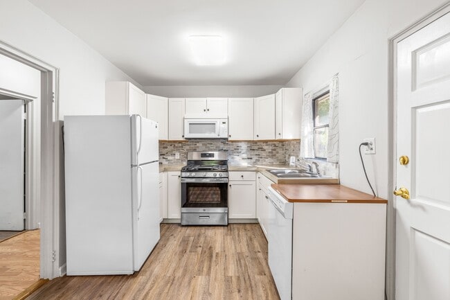 Foto del edificio - 300 Barclay Rd