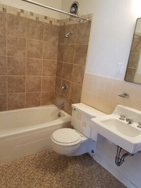 Foto del edificio - 2BR/1BA Apartment - East Campus - Short Distance to Class! AVAIL 1/1/2026