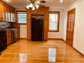 Building Photo - 21 Ayer St