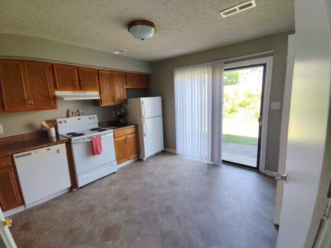 Building Photo - 23 Hobbs Ln