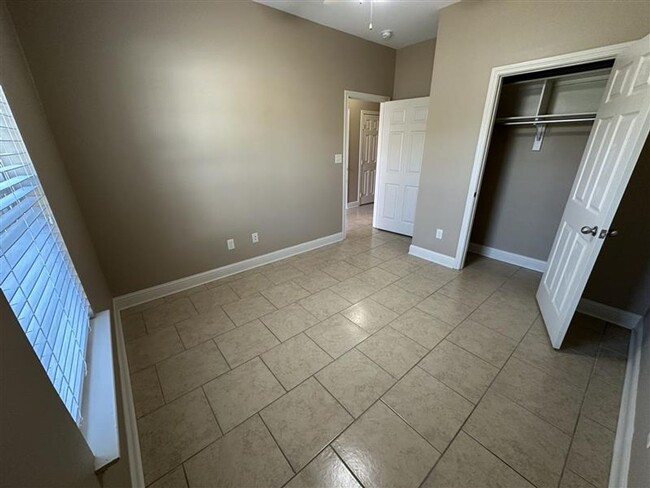 Building Photo - 4008 Mobley Cir