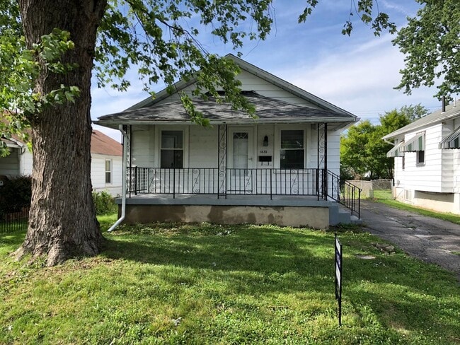 Photo - 1025 Weng Ave House