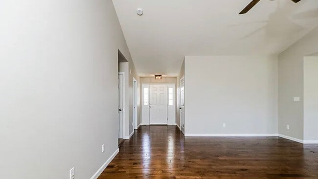 Building Photo - 443 Charlestowne Place Dr