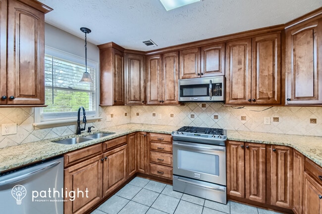 Building Photo - 250 David Larsen Dr, Stockbridge, GA, 30281