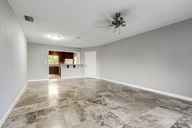 Building Photo - 10693 N Military Trl