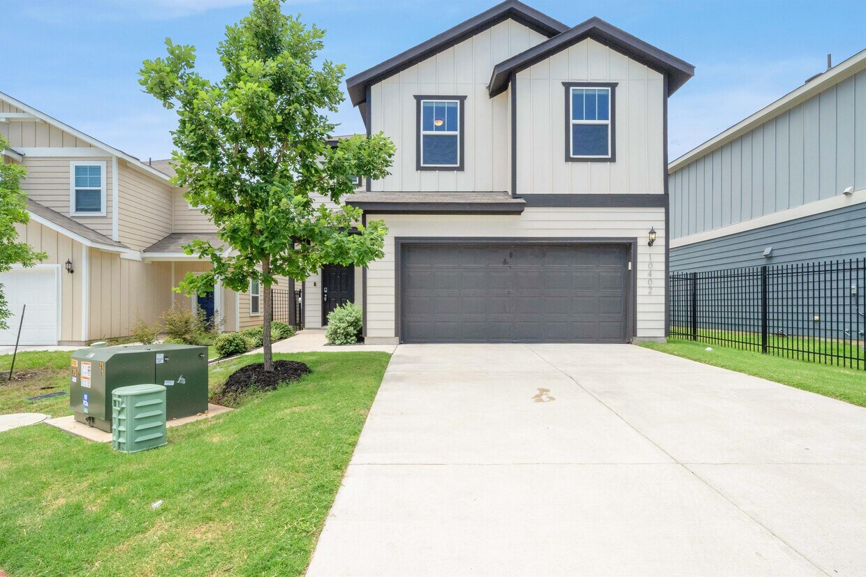 Primary Photo - 10402 Abana Way