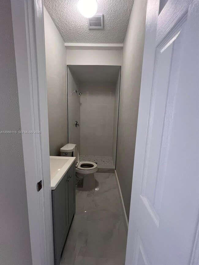 Foto del edificio - 1625 NW 35th St