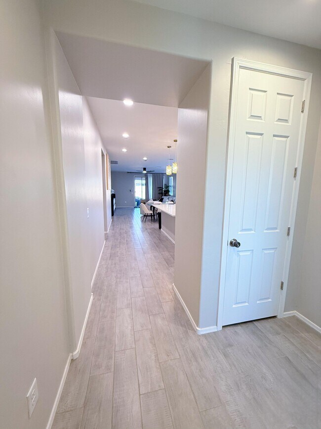 Foto del edificio - 620 W Calle El Tramo