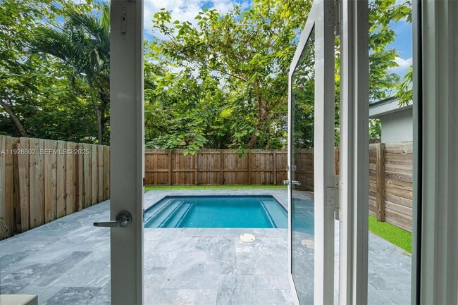 Photo - 3142 Carter St House