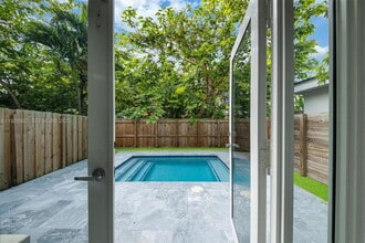 Building Photo - 3142 Carter St