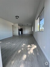 Building Photo - 1831 NE 56th St