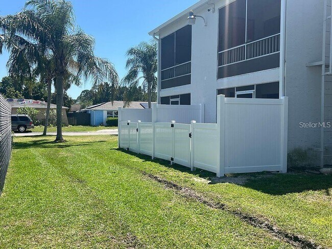 Foto del edificio - 9830 Grace Dr