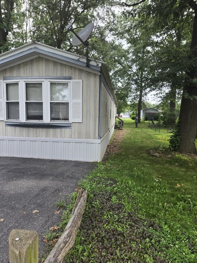 Building Photo - Ask about available financing