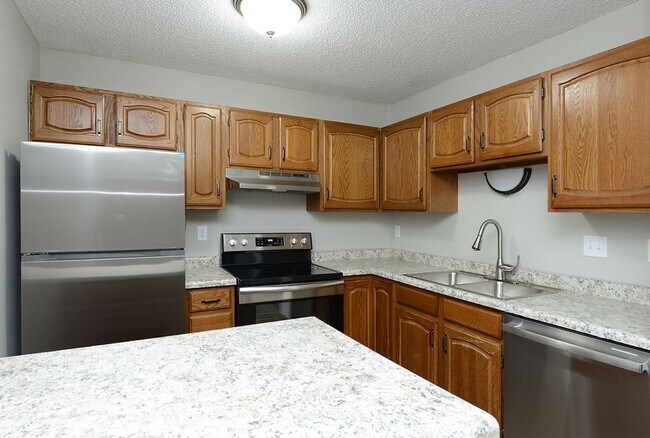 Building Photo - Newly Updated 2 Bed, 2 Bath – Great Locati...