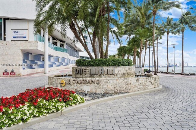 Building Photo - 325 S Biscayne Blvd