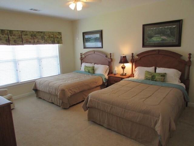 Foto del edificio - 613 Ballard Ln