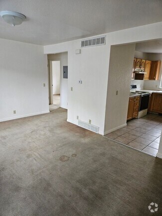 Building Photo - 335 W 620 N