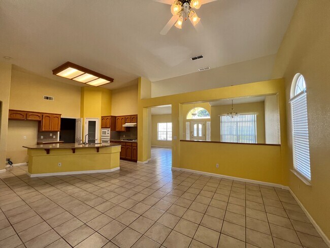 Building Photo - 1310 Portofino Dr