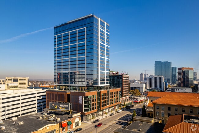 Building Photo - 2010 West End