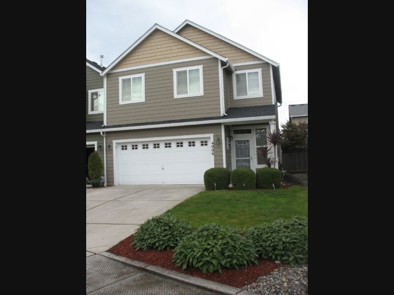 Primary Photo - 3 Bedroom Townhouse In Gated Community!