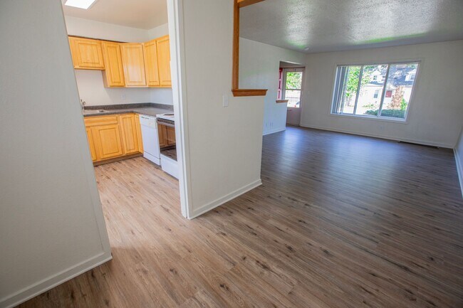 Interior Photo - Windom Gables