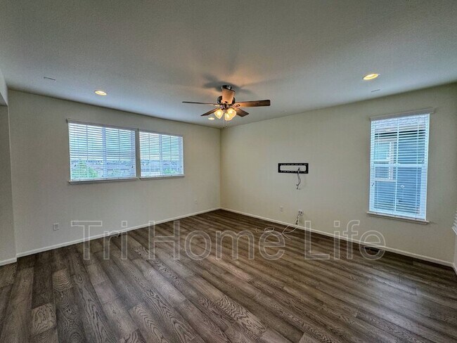 Building Photo - 7946 South Grand Baker Way