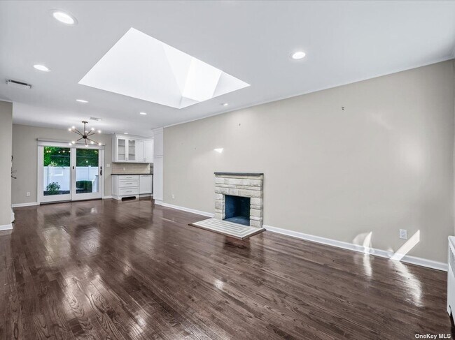 Building Photo - 23 Greenvale Ln