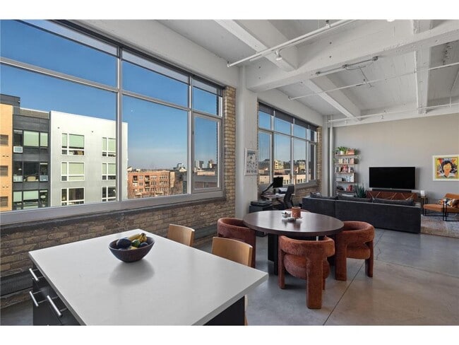 Building Photo - 700 N Washington Ave