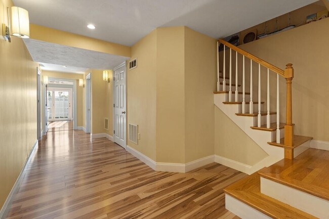 Building Photo - 3 Arbor Ln