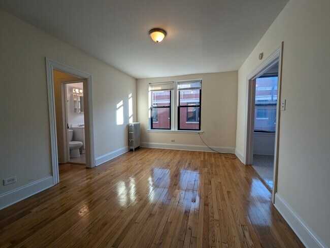 Foto del edificio - 2737 N Spaulding Ave