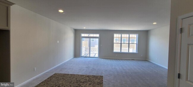 Building Photo - 614 Albion Pl