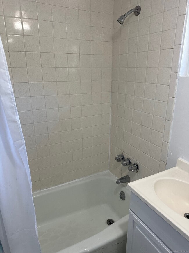 Building Photo - 379 Derby Ave