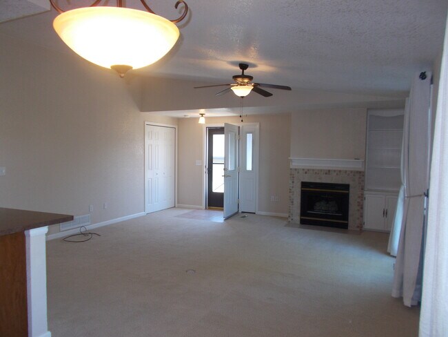 Foto del edificio - 9135 W Cedar Dr