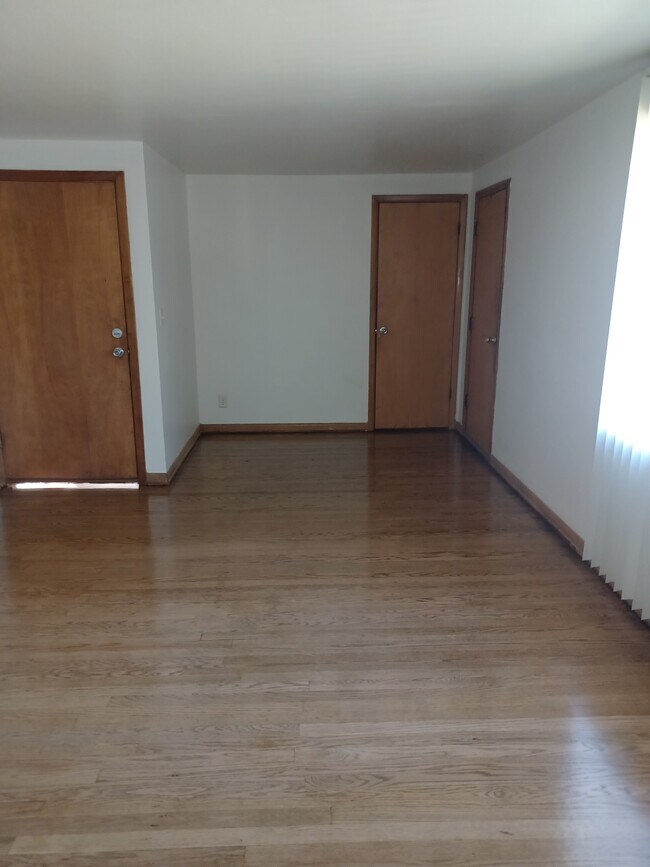 Foto del edificio - 5733 W Birch Ave