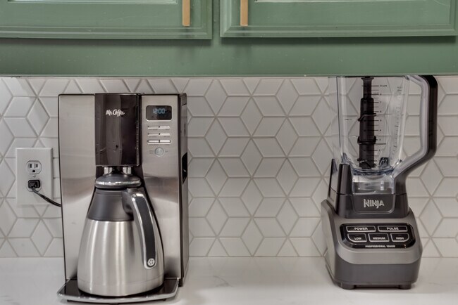 Foto del edificio - 7512 Brentwood Ct