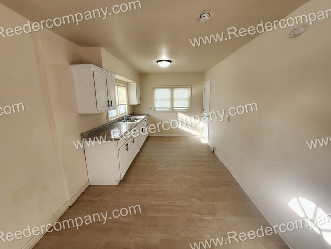 Foto del edificio - Spacious 3 bedroom 2 bathroom