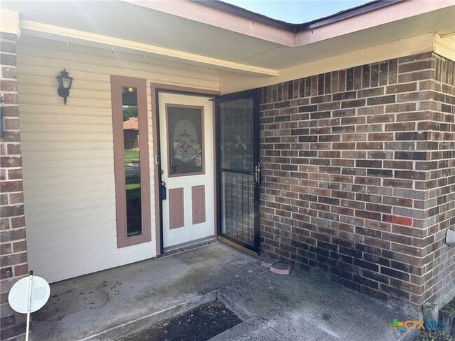 Building Photo - 1810 Gautier Ave