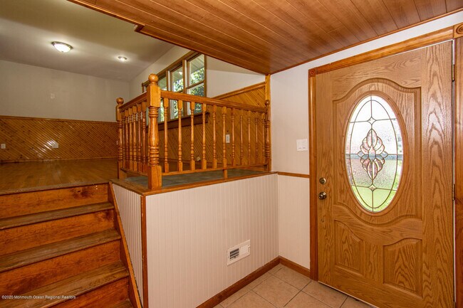 Building Photo - 302 Candle Lake Dr