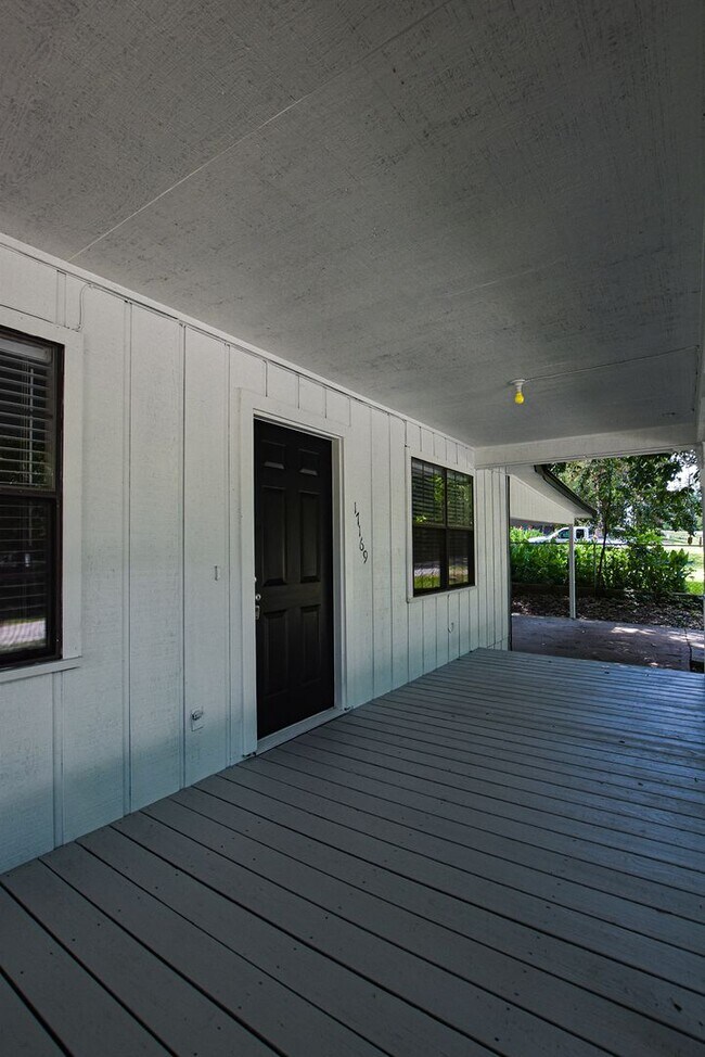 Foto del edificio - Available Now: Adorable 2 Bedroom recently...