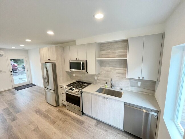 Foto del edificio - Elegant Wallingford Townhome