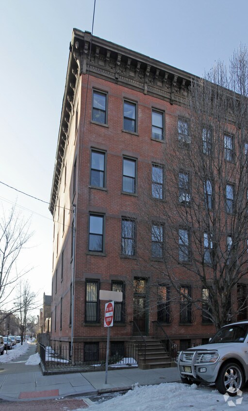Primary Photo - 225 3rd St