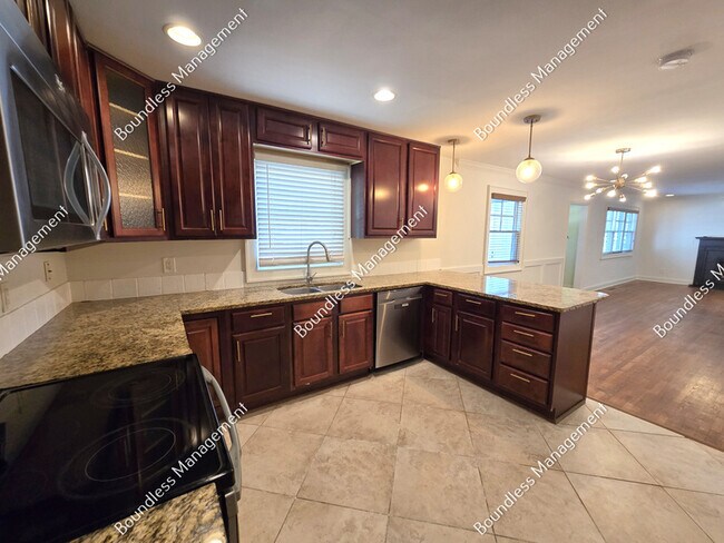 Foto del edificio - 2533 Sylvan Rd