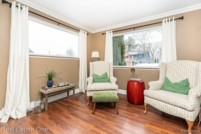 Foto del edificio - 333 N Helen Ave