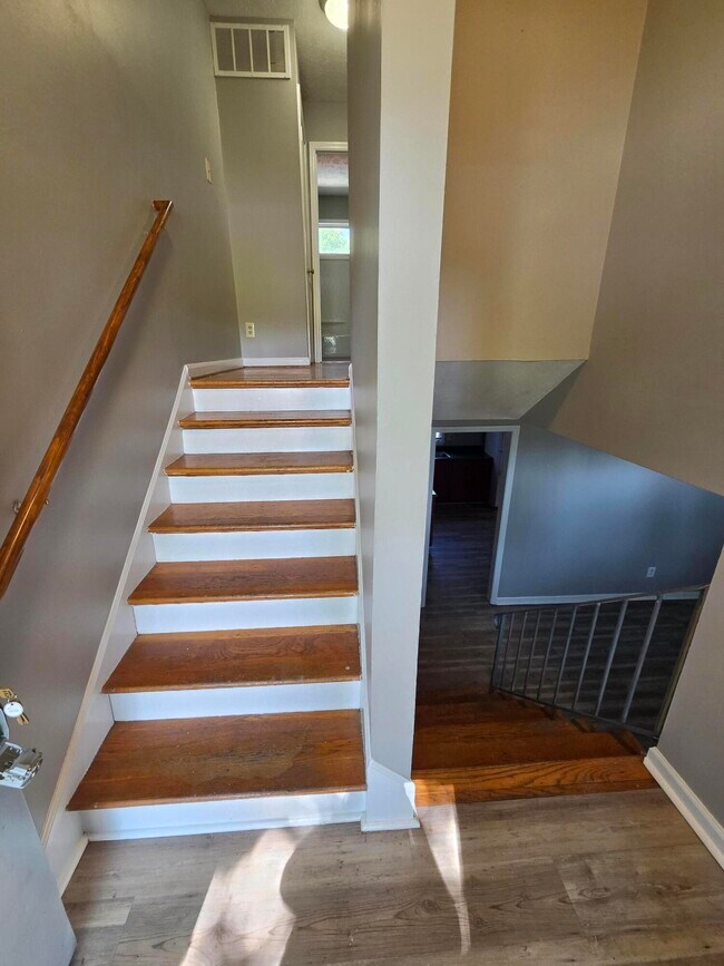 Foto del edificio - 3411 Sutherland Dr