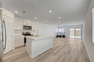 Building Photo - 2124 Abraham Ave