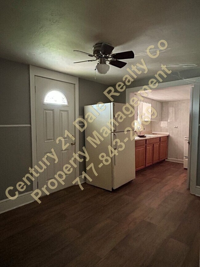 Foto del edificio - Large 2 Bedroom Apartment in Eastern Schoo...