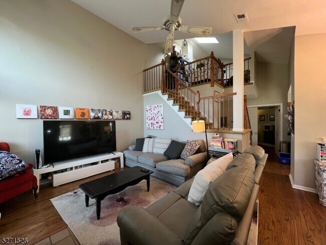 Building Photo - 64 Bentley Ct