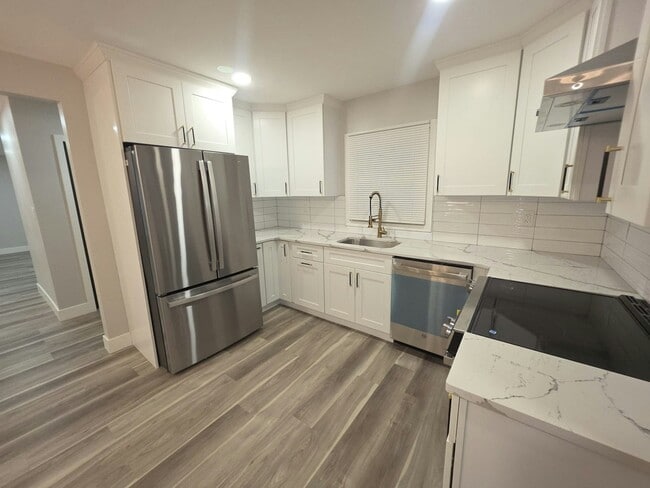 Photo - 24 Pilgrim Ln House