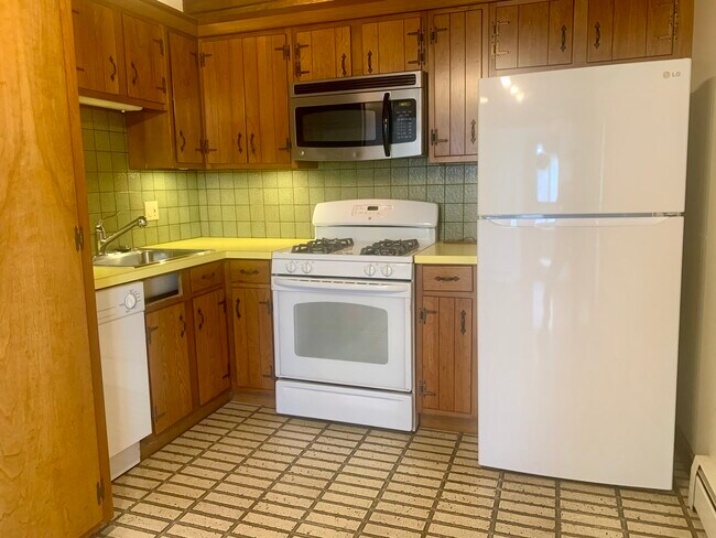 KITCHEN - 5 Ingalls Ter